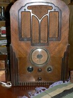 RCA 1935 Cathedral AM Radio (Resize).jpg
